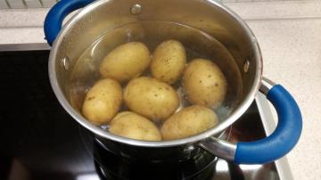 Kartupeļu roll: sirsnīgs, vienkāršs un ļoti garšīgs!