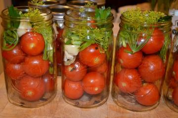 Marinēti tomāti "Zadonsk" ziemai