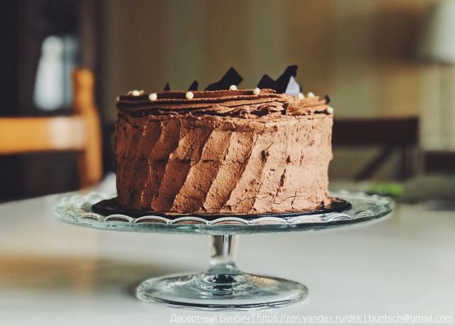 Lūk kūka var būt izgatavoti no šokolādes biskvīta kūka ar šokolādes krēmu