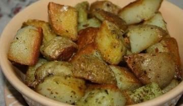 Kartupeļu, cepta ķiploku eļļu