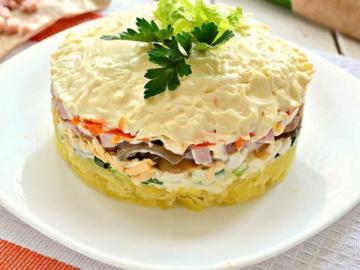 Vechinoy salāti ar sieru un sēnēm: tik garšīgi, ka tas ir iespējams, lai izjauktu prom!