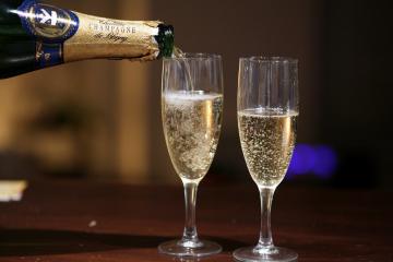 Kā izvēlēties augstas kvalitātes šampanieša Jaungada?