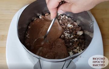 Ātri un viegli pagatavot šokolādes kūka, kas ir sagatavots bez cepeškrāsns